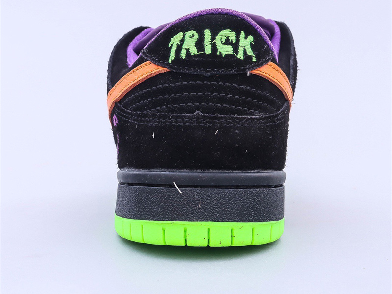 Nike Dunk SB Low Night of Mischief Halloween BQ6817-006