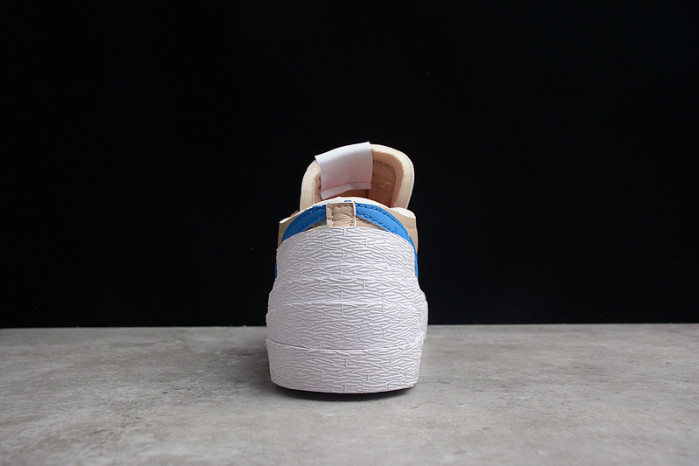 Kaws x Sacai x Nk Blazer Low 