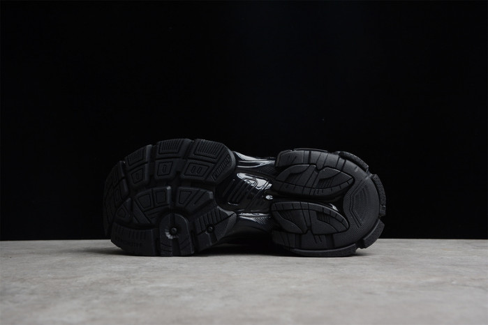 Kith x Balenciaga Runner Black 677402-W3RA9-1000