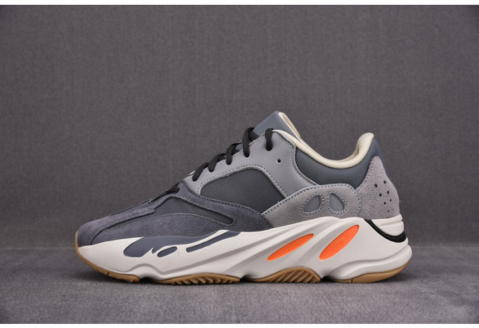adidas Yeezy Boost 700 Magnet Fv9922