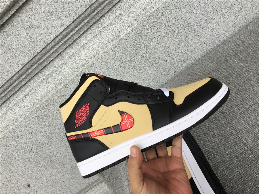 Air Jordan 1 Mid 