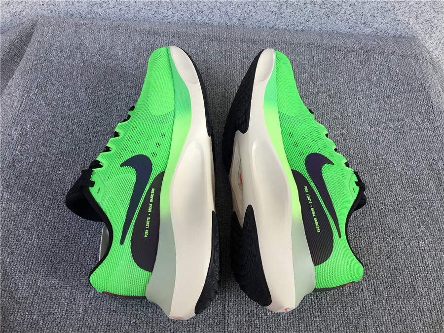 Nike Zoom Fly 5 Carbon Plate Running Shoe DZ4783-304