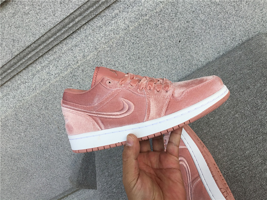 Air Jordan 1 Low DQ8396-600