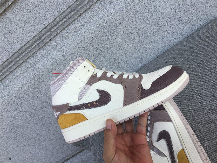 Air Jordan 1 Mid SE DM9652-102