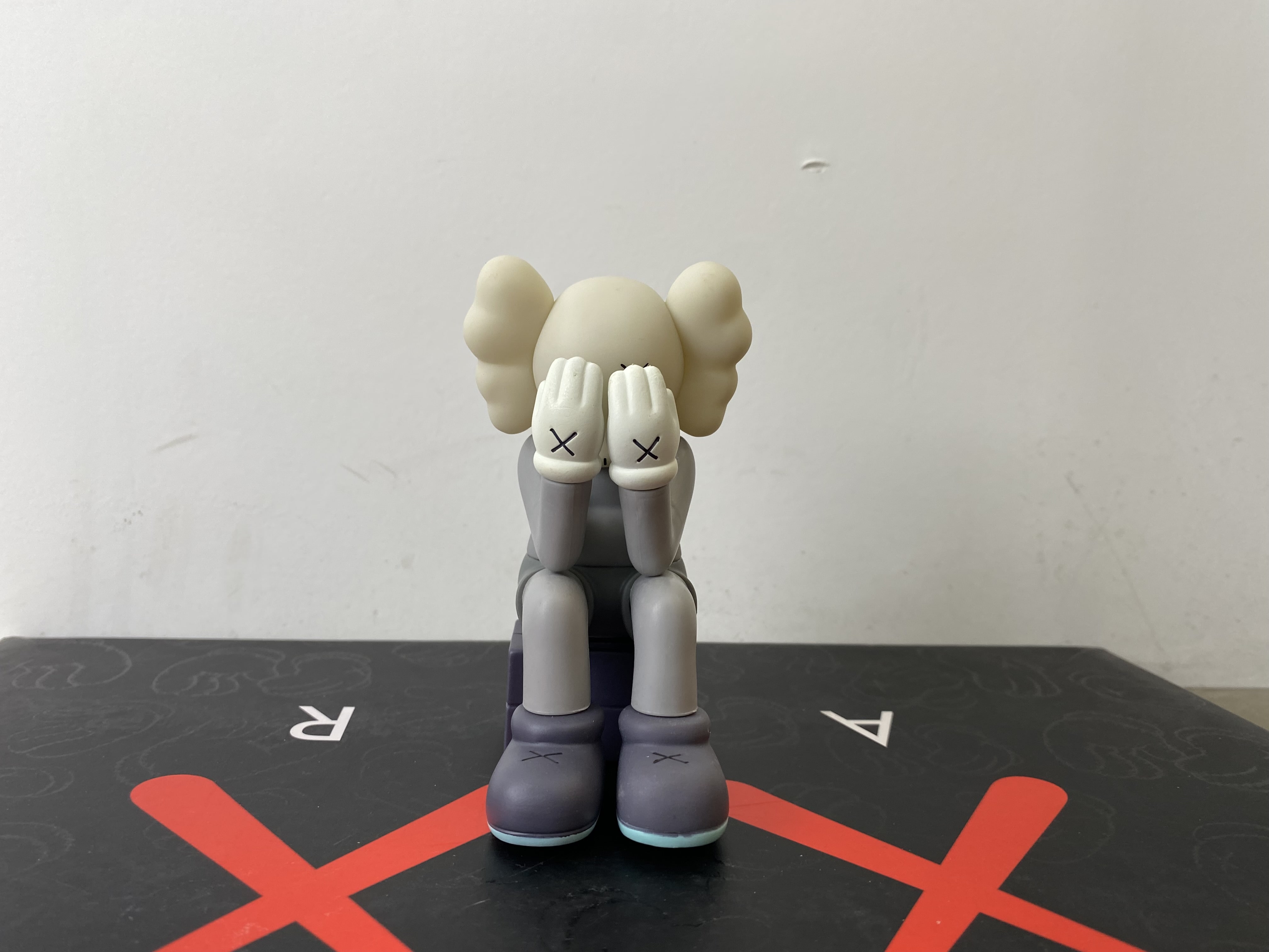 KAWS Companion Action Figures Toys Pen Holder Decoration Display Gifts Kids Boys PJ00038