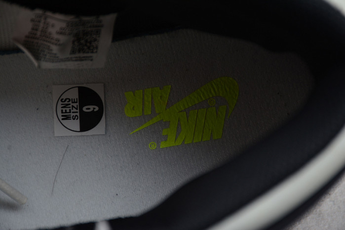 Air Jordan 1 High OG University Gold 555088-118