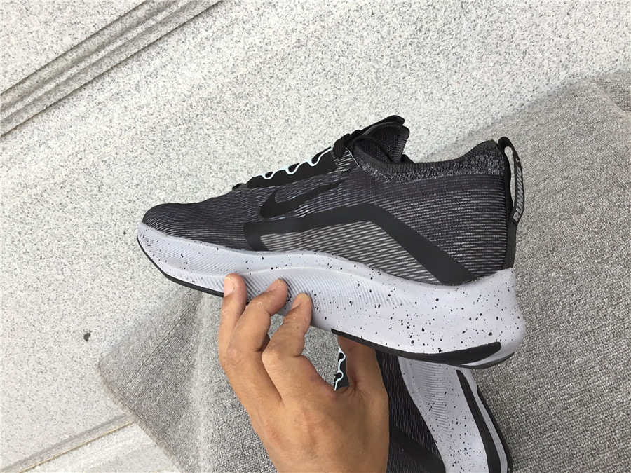 Nike Zoom Fly 4 Carbon Plate Running Shoe CT2392-002