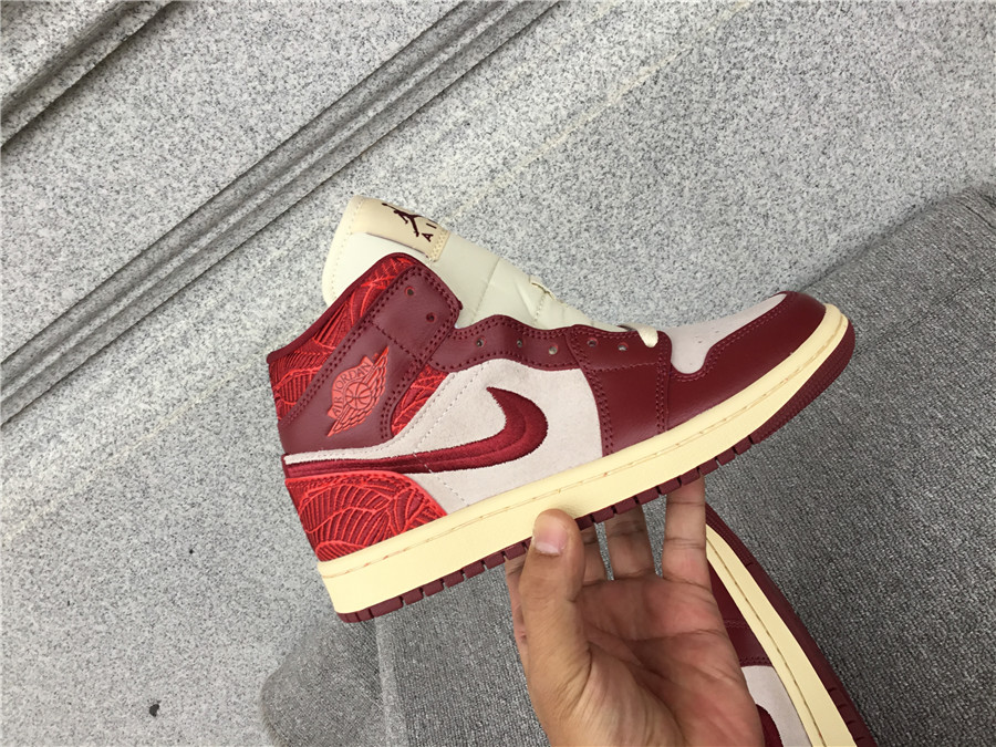 Air Jordan 1 Mid GS 