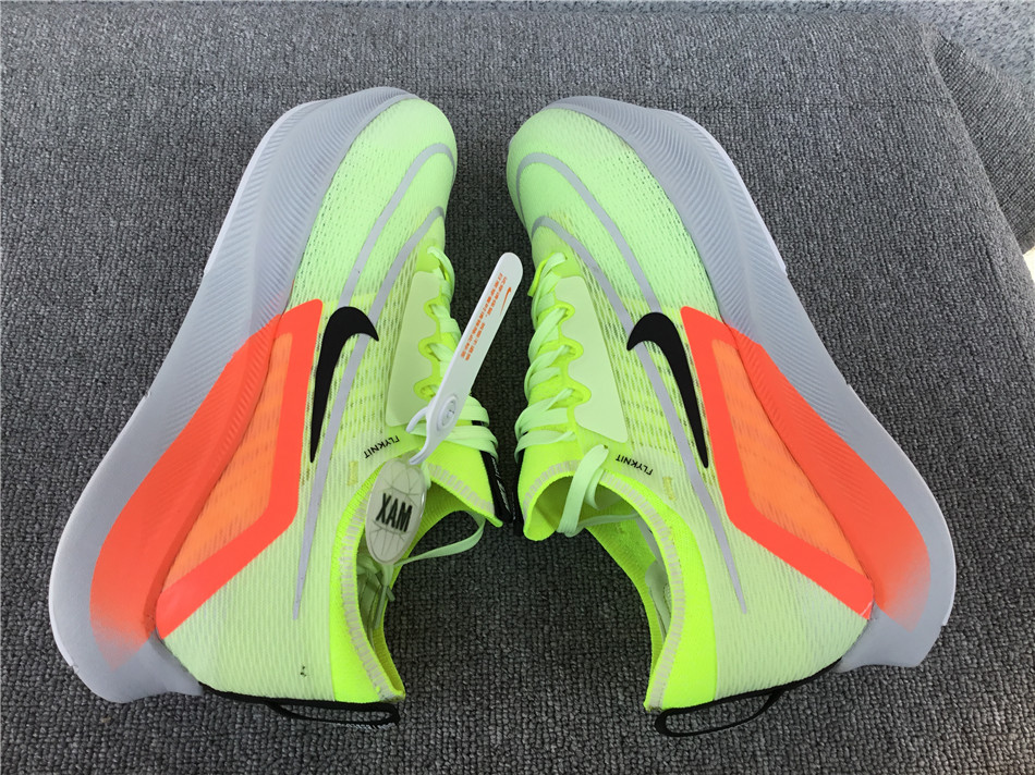 Nike Zoom Fly 4 Carbon Plate Running Shoe CT2392-700