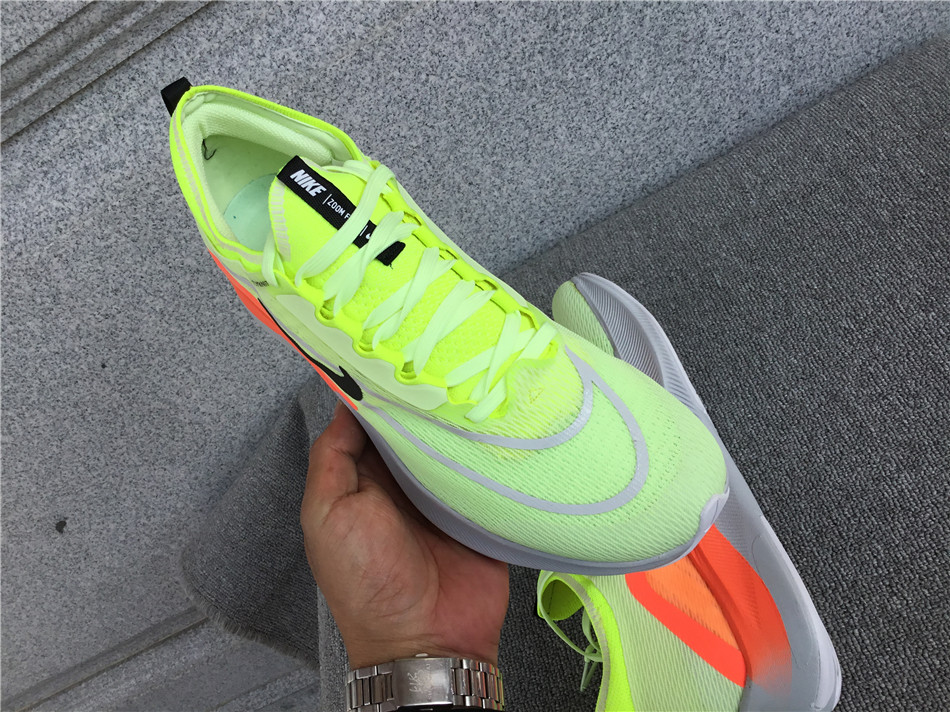 Nike Zoom Fly 4 Carbon Plate Running Shoe CT2392-700