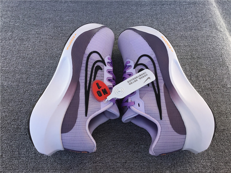 Nike Zoom Fly 5 Carbon Plate Running Shoe DM8974-500