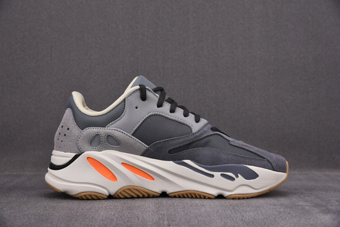 adidas Yeezy Boost 700 Magnet Fv9922