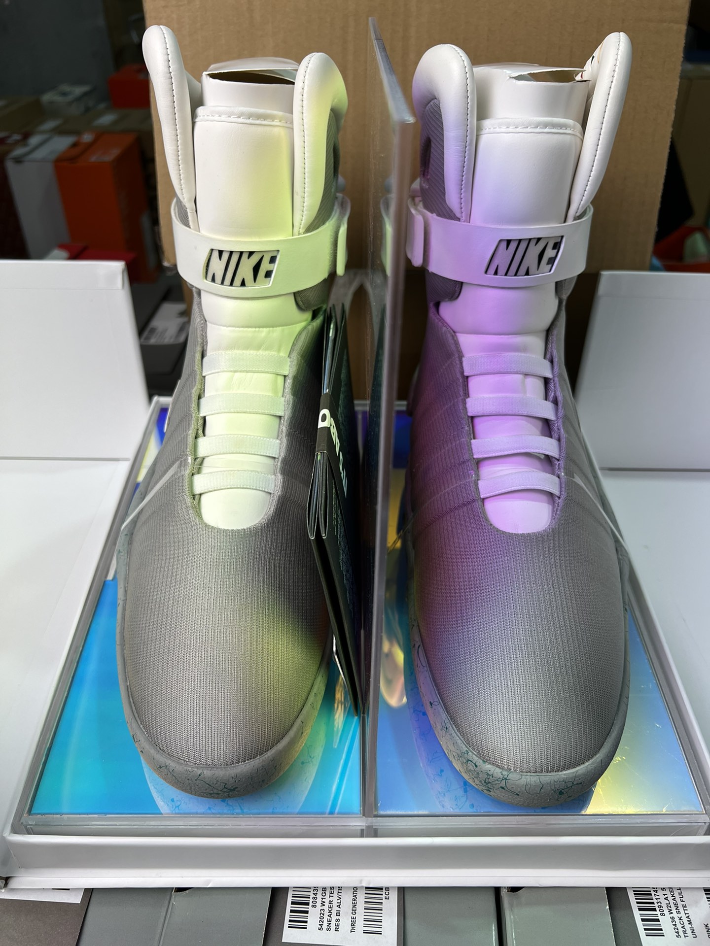Nike MAG Back to the Future (2011)（Self-tying shoe laces） 417744-001