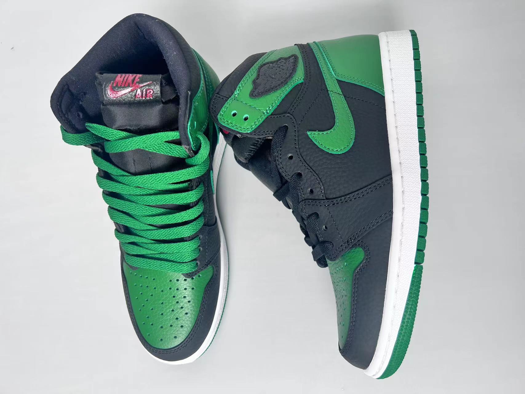 Air Jordan 1 High Pine Green 555088-030