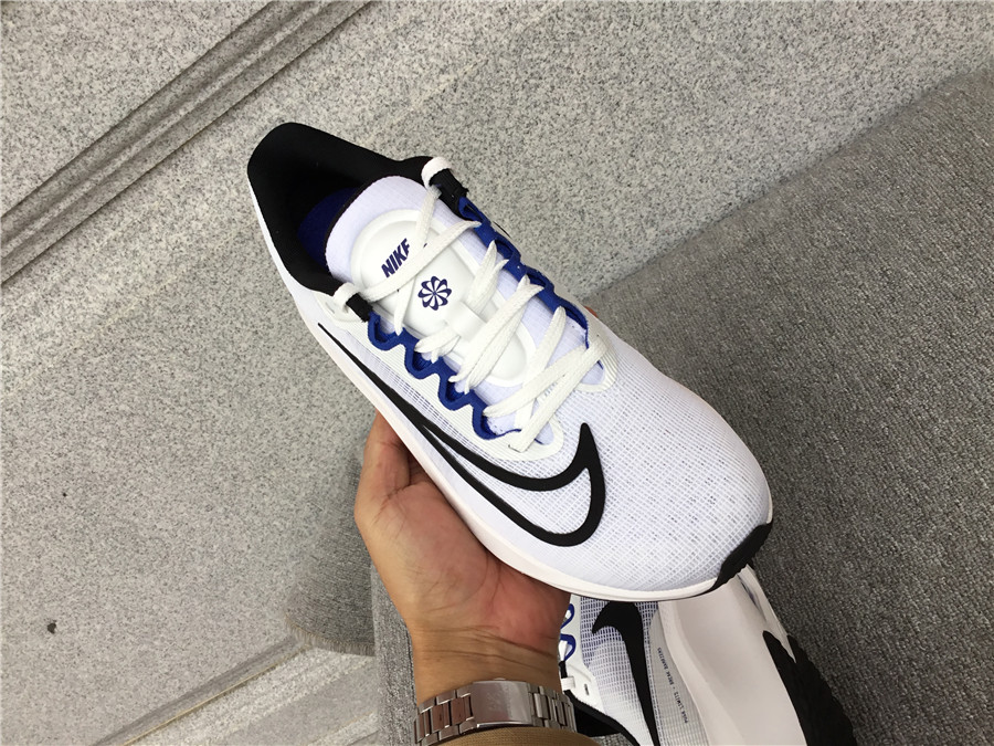 Nike Zoom Fly 5 Carbon Plate Running Shoe DZ2769-101