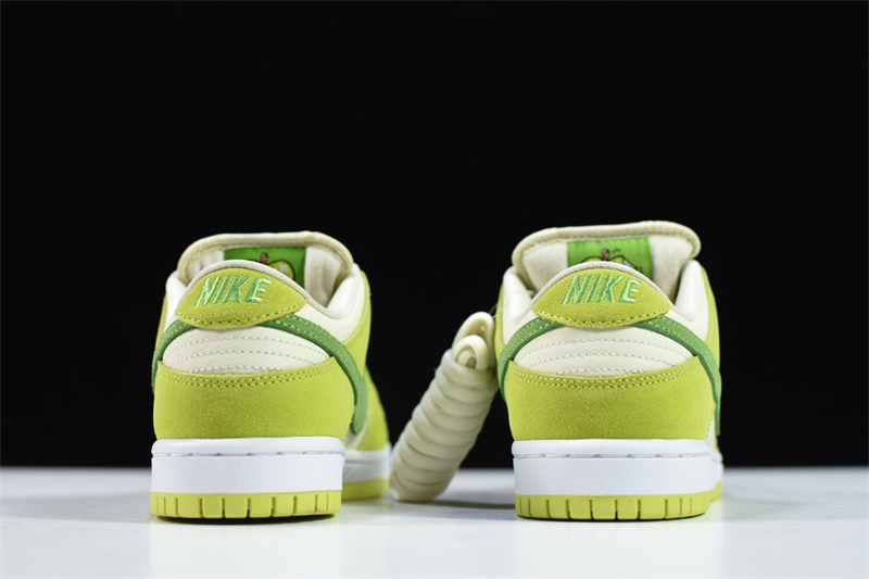 Nike SB Dunk Low Green Apple DM0807-300