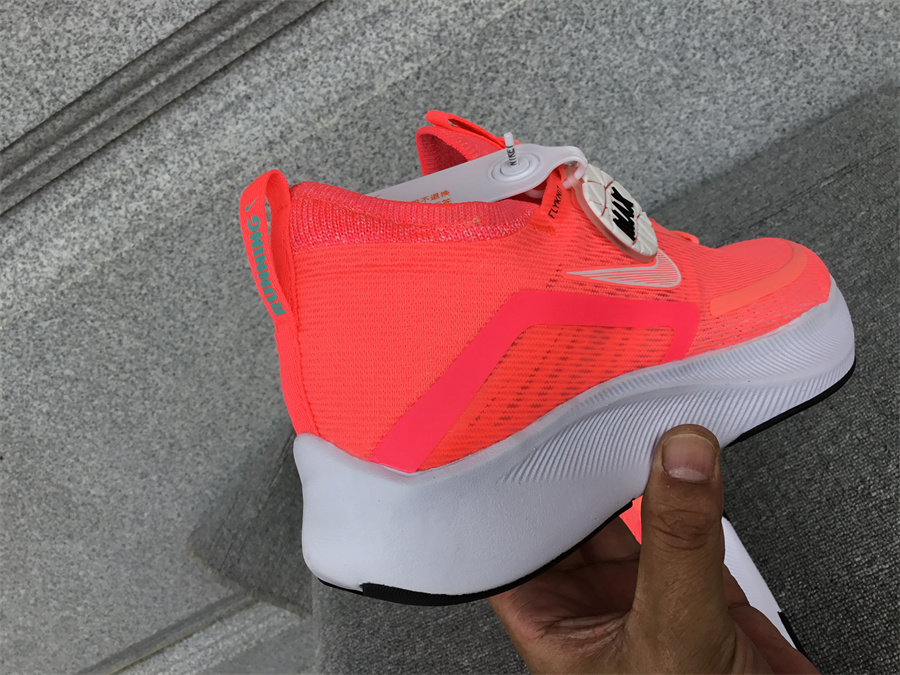 Nike Zoom Fly 4 Carbon Plate Running Shoe CT2401-600