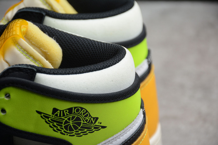 Air Jordan 1 High OG University Gold 555088-118