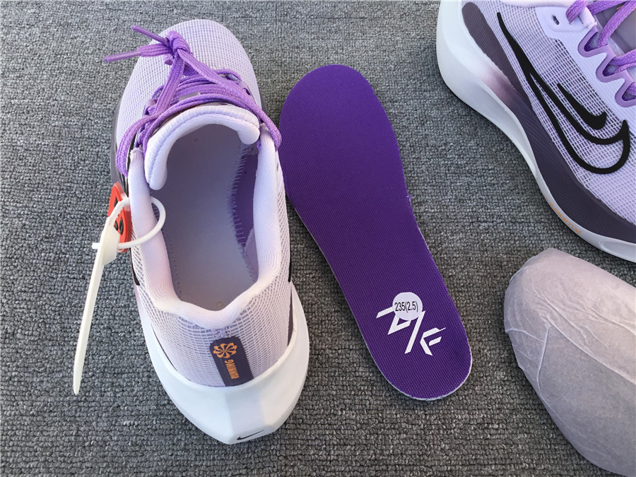 Nike Zoom Fly 5 Carbon Plate Running Shoe DM8974-500