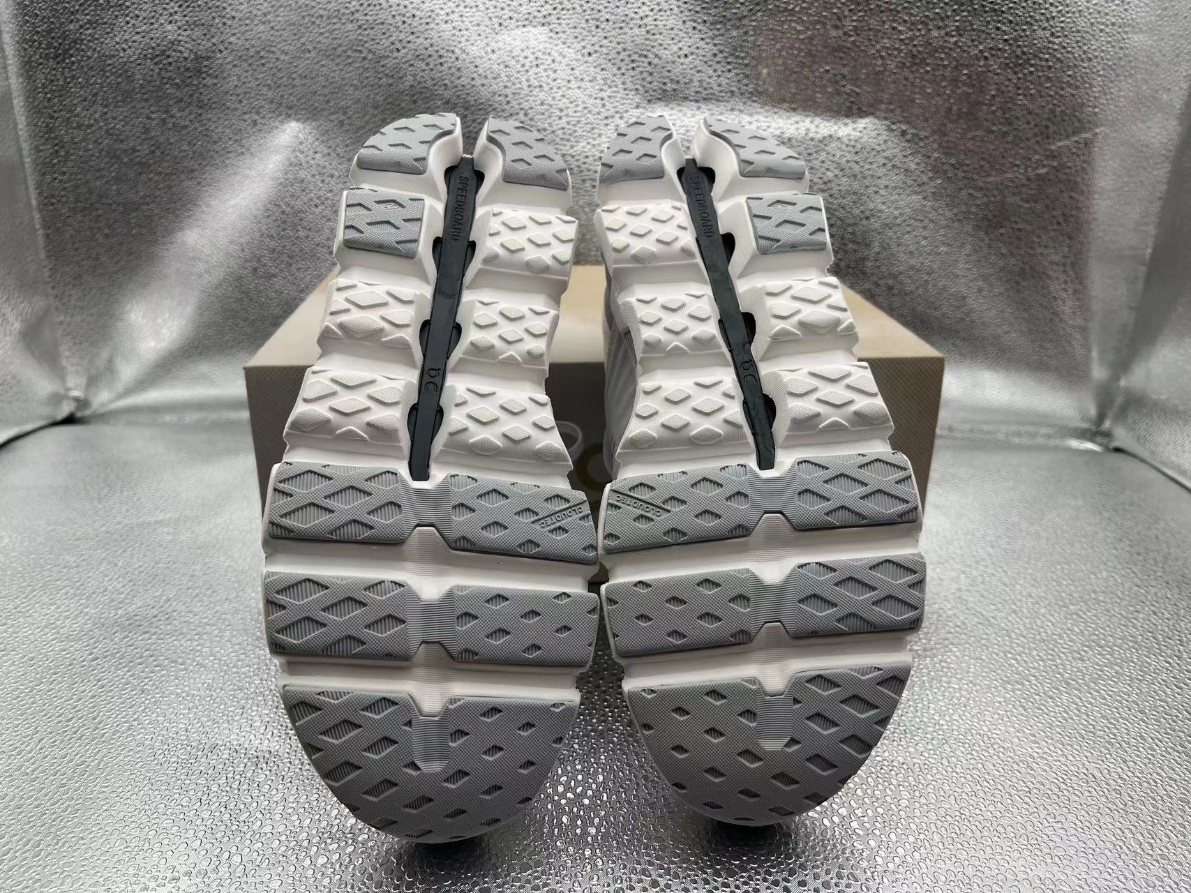 Cloud Swift 3 AP0816-02