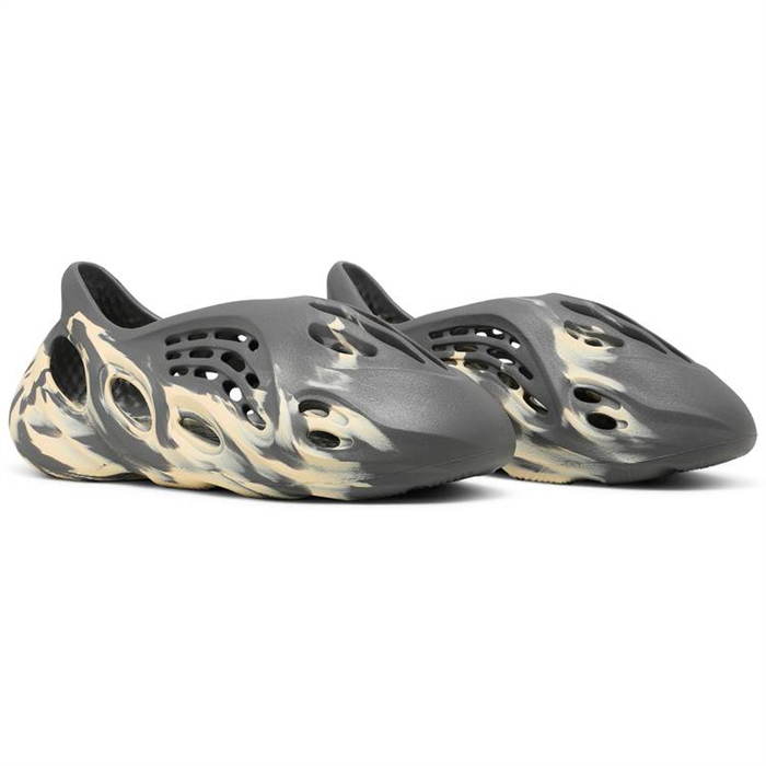 Yeezy Foam Runner MXT Moon Grey GV7904