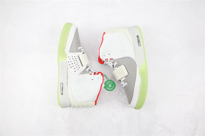NIKE AIR YEEZY 2 PURE PLATINUM Wolf Grey mens 508214-010