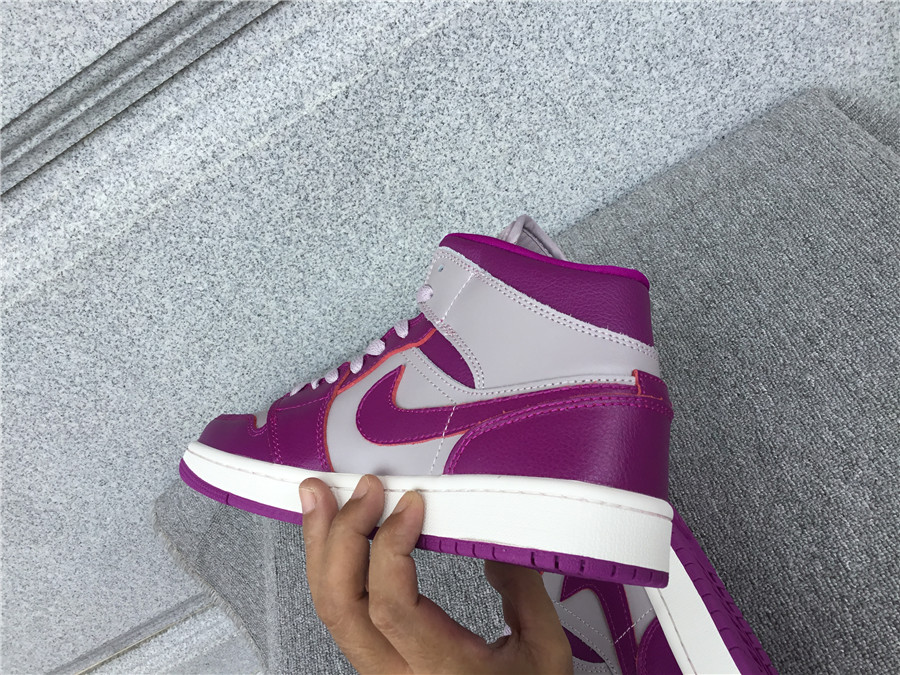 Air Jordan 1 Mid BQ6472-501