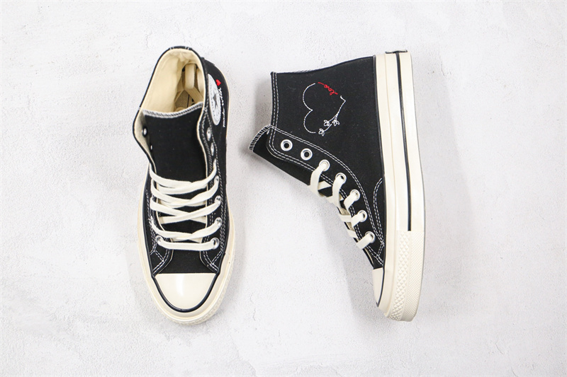 Converse Chuck Taylor All-Star Embroidered Hearts (W) A01602C