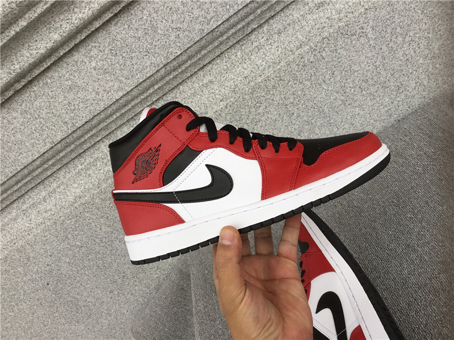 Air Jordan 1 Mid 554724-069