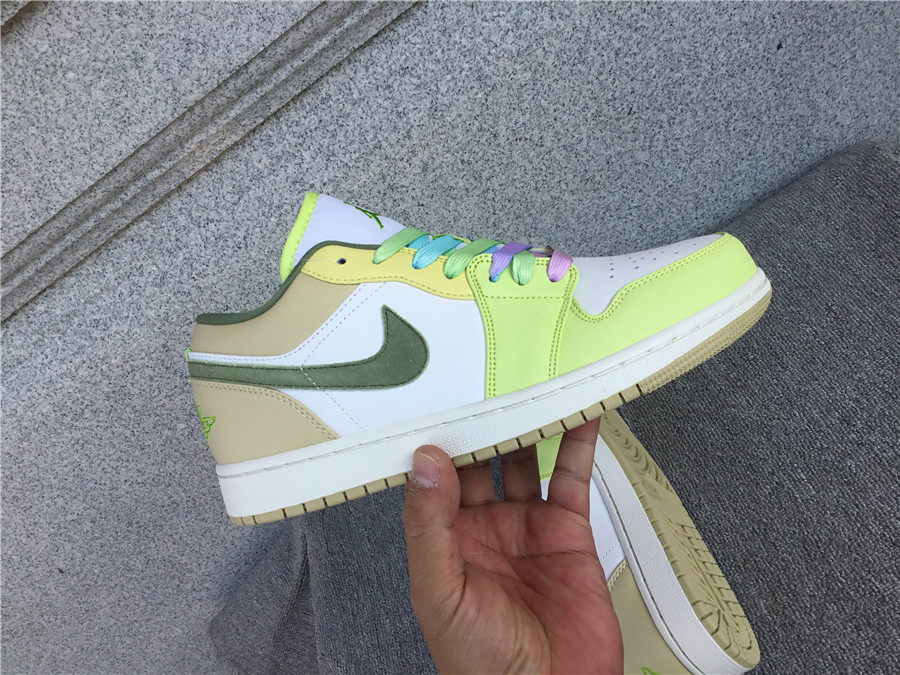 Air Jordan 1 Low FD9906-131