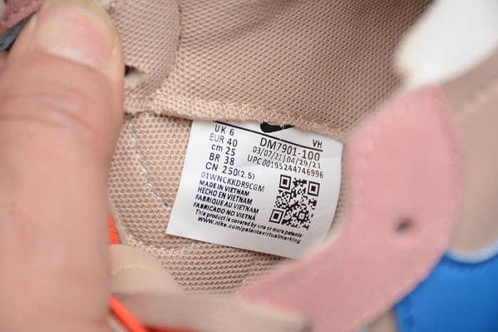 Kaws x Sacai x Nk Blazer Low 