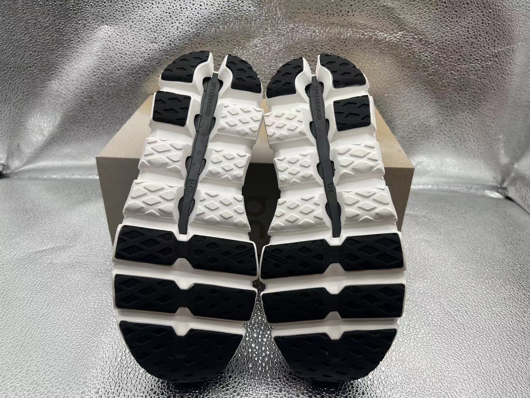 Cloud Swift 3 AP0816-04