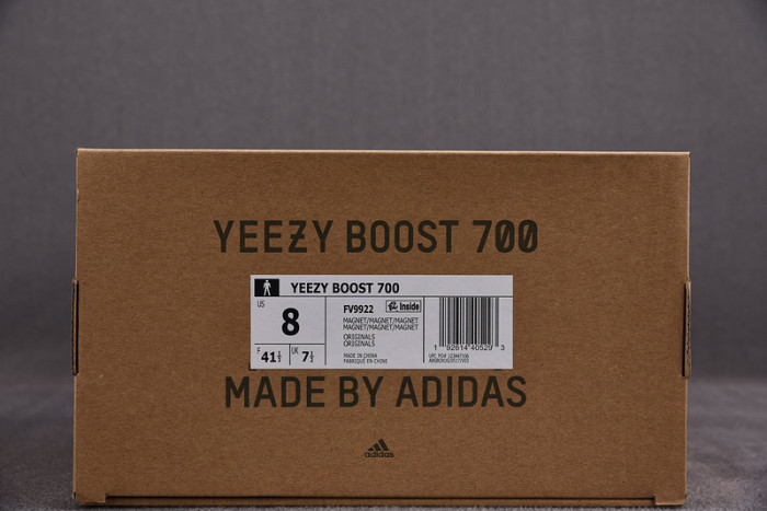 adidas Yeezy Boost 700 Magnet Fv9922