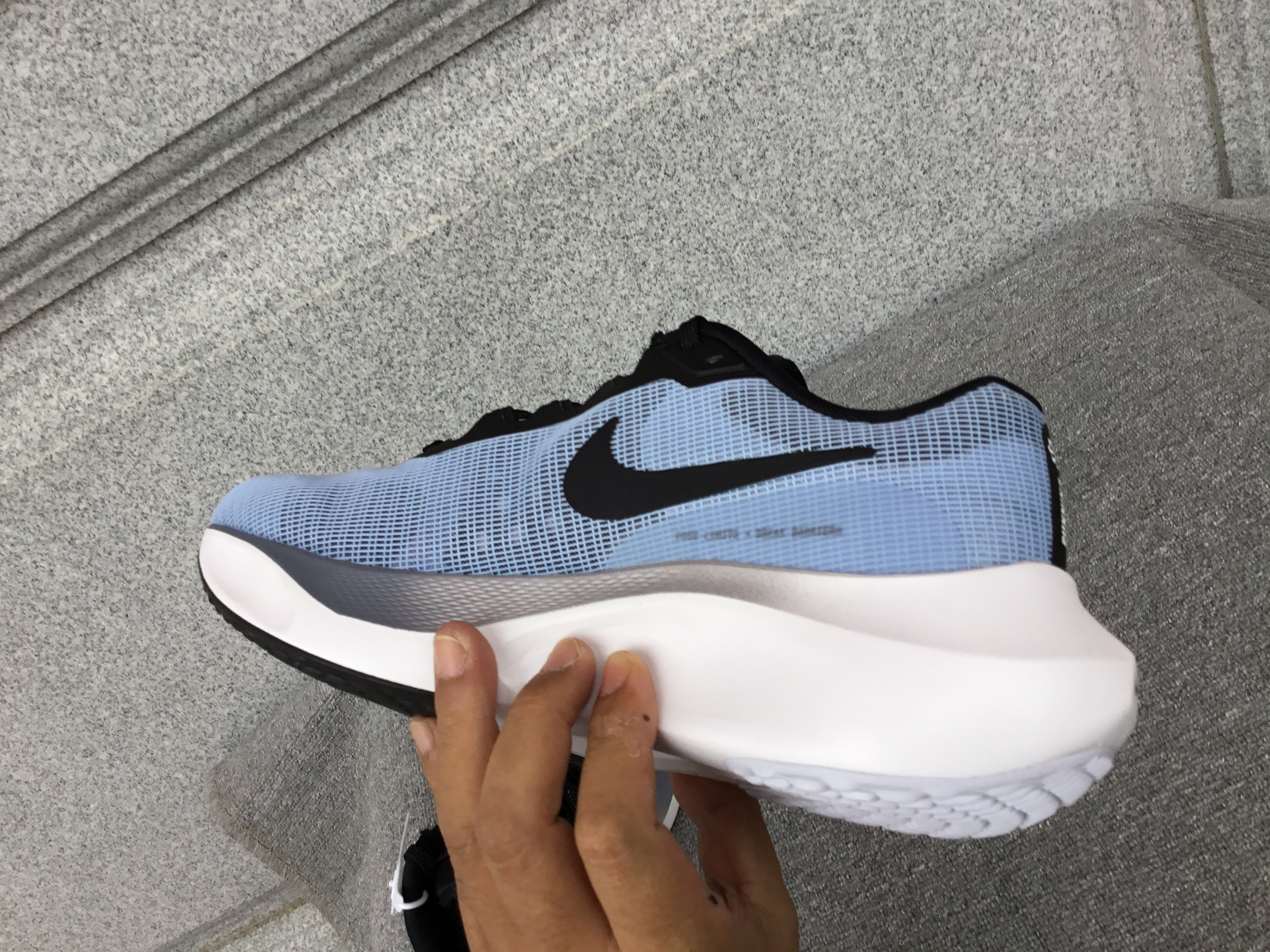 Nike Zoom Fly 5 Carbon Plate Running Shoe DM8968-401