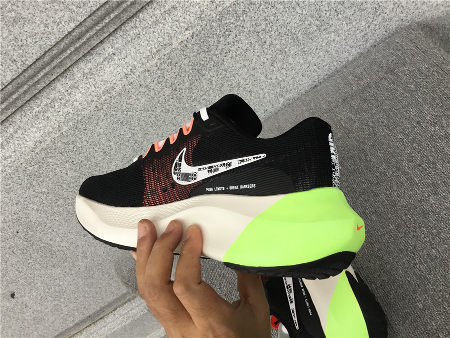 Nike Zoom Fly 5 Carbon Plate Running Shoe FB1847-011