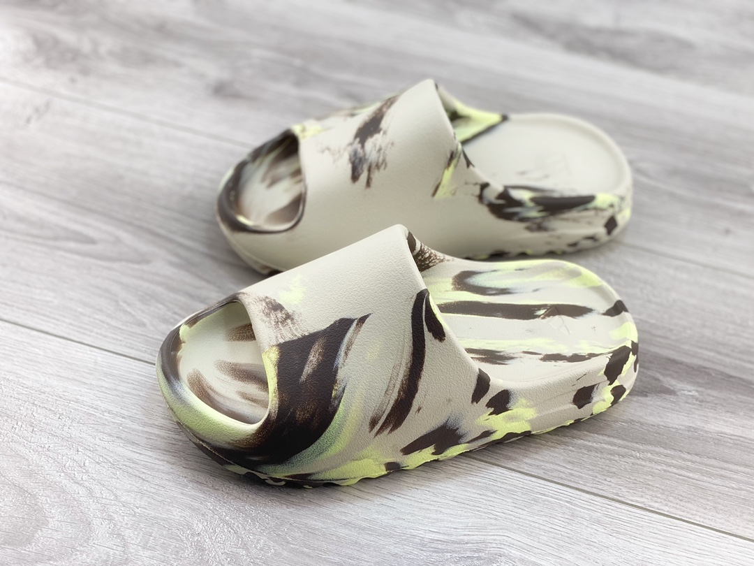 Kanye West x Adidas Yeezy Slide