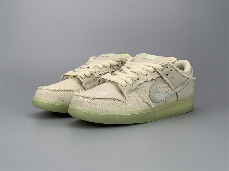 Nike SB Dunk Low Mummy DM0774-111