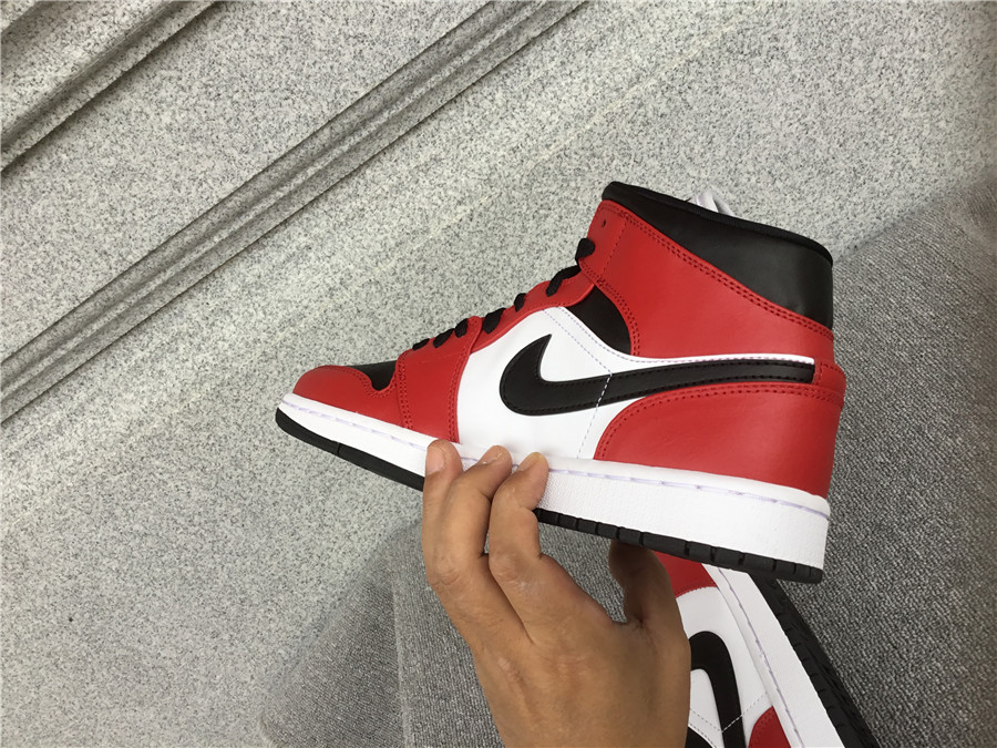 Air Jordan 1 Mid 554724-069