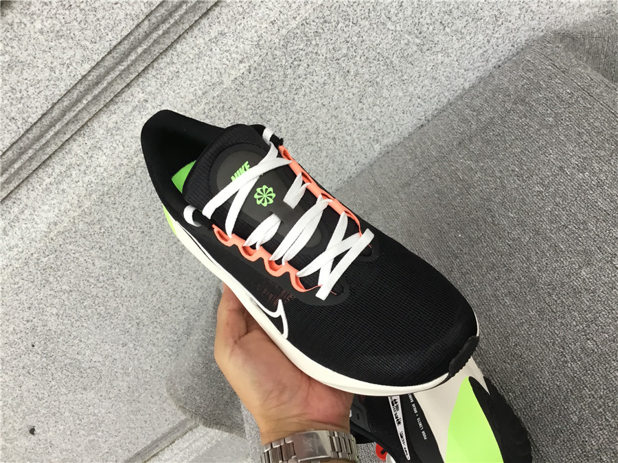 Nike Zoom Fly 5 Carbon Plate Running Shoe FB1847-011