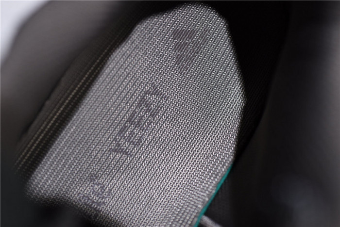 adidas Yeezy Boost 700 v2 Geode EG6860