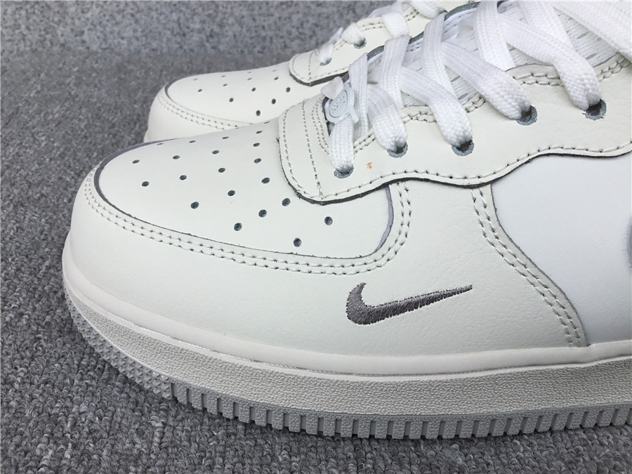 Air Force 1x27;07 Mid