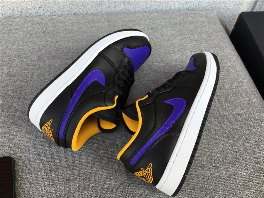 Air Jordan 1 Low 553558-075