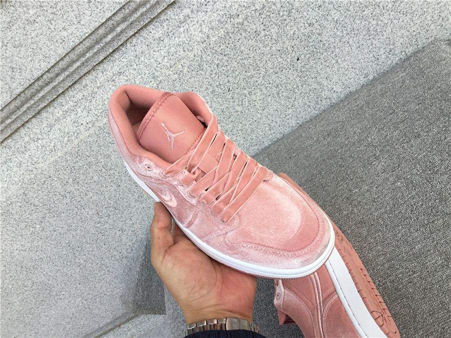 Air Jordan 1 Low DQ8396-600