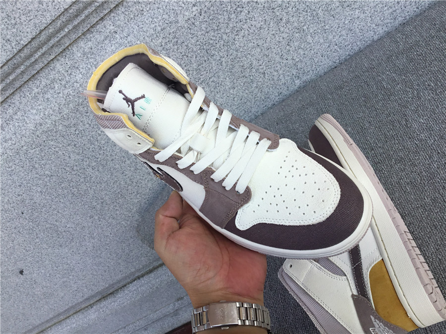 Air Jordan 1 Mid SE DM9652-102