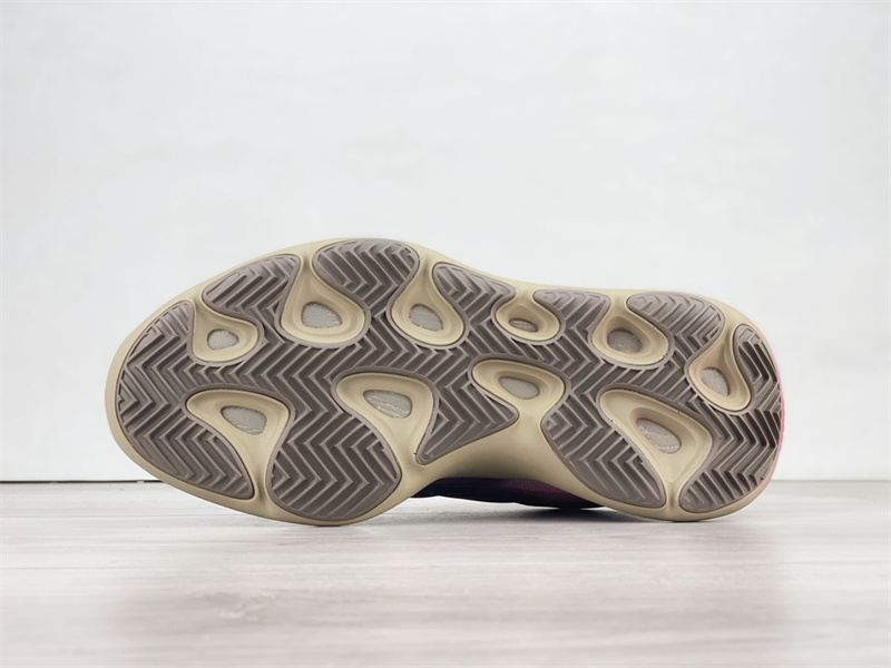 Yeezy 700 V3 Fade Carbon GW1814