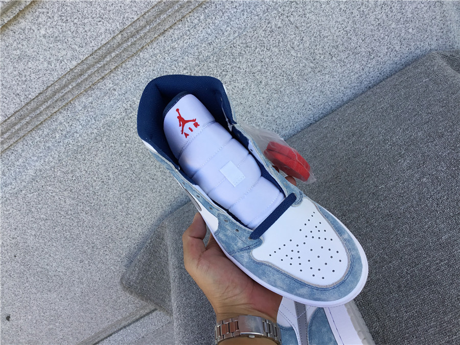 Air Jordan 1 Mid French Blue