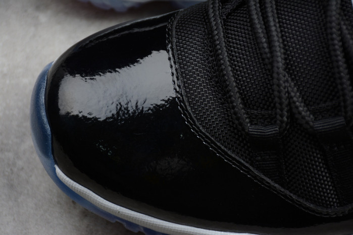 AIR JORDAN 11 RETRO LOW 