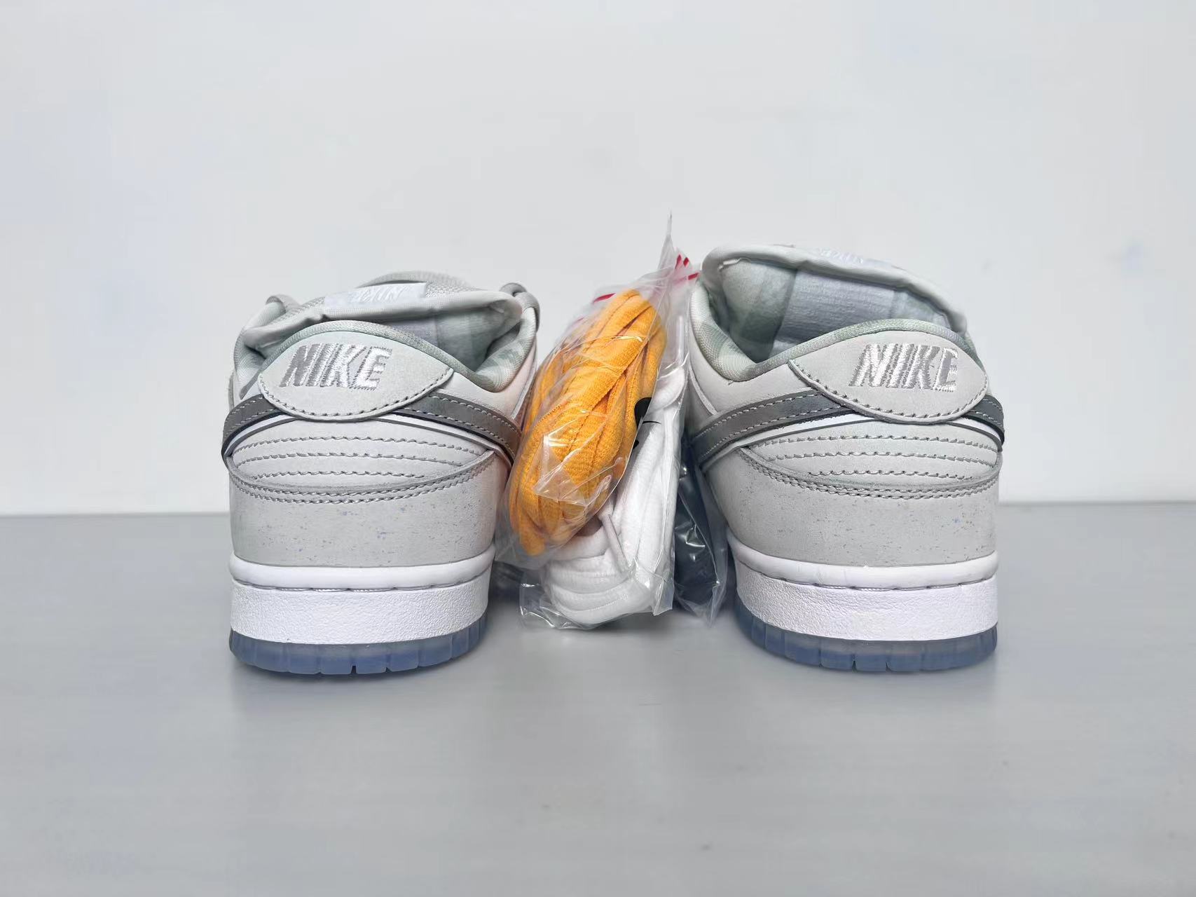 Nike SB Dunk Low White Lobster (Friends and Family) FD8776-100
