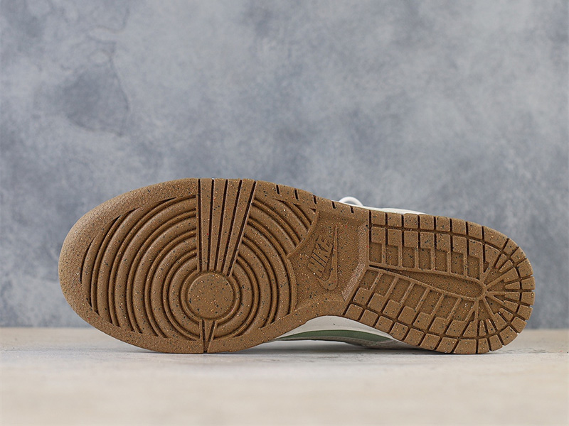 Nike SB Zoom Dunk Low DO9457-116