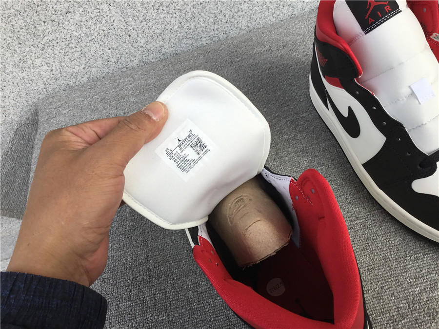 Air Jordan AJ1 Mid black White Red